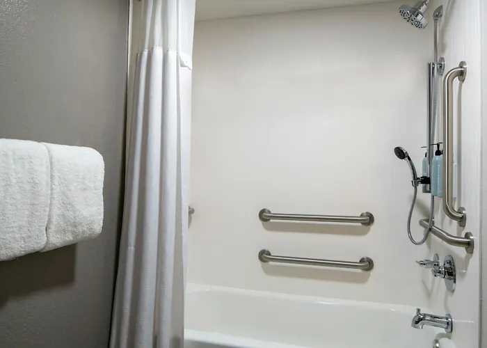 Courtyard By Marriott Craft Farms