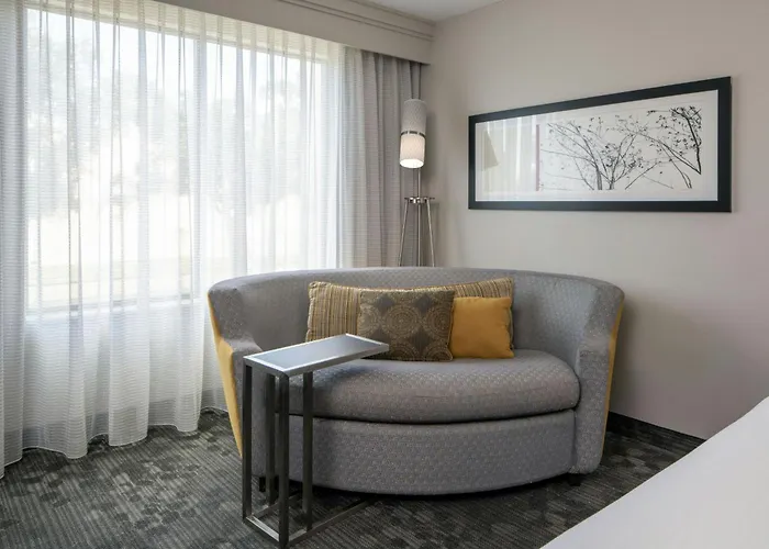 Courtyard By Marriott Craft Farms Hotel 3*